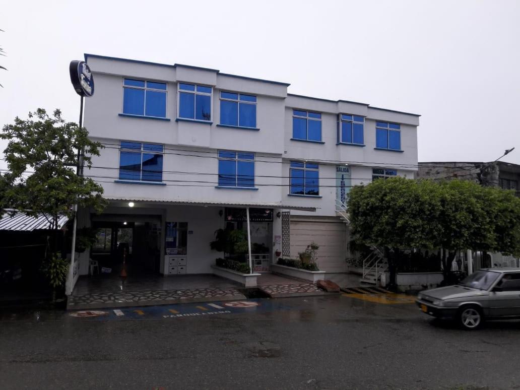Hotel Tania Caucasia Exterior photo